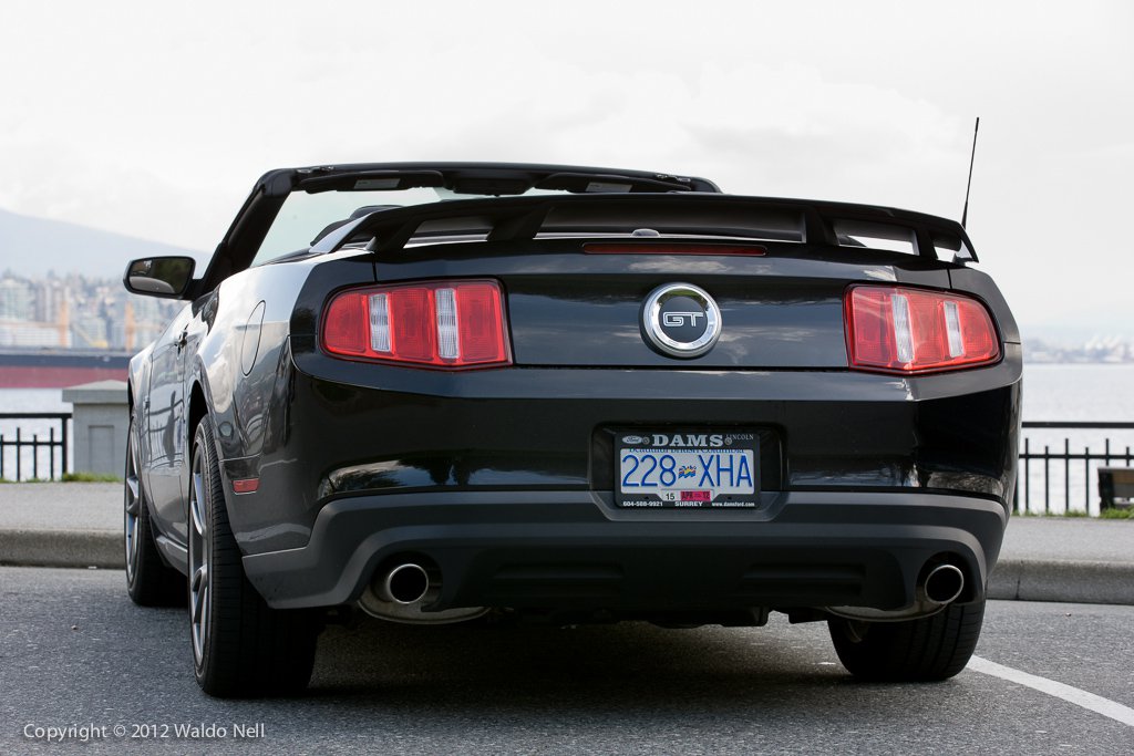 Ford Mustang GT Cabriolet 2011 Rear