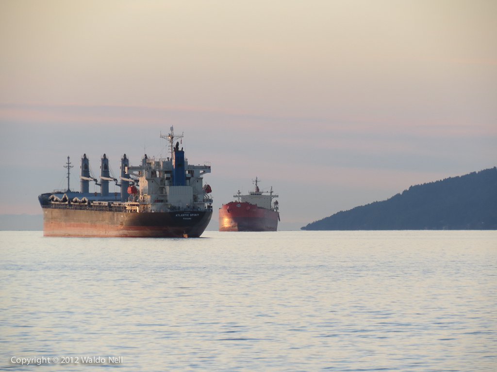 More ships at 392mm, 1/125 at f/5.0 @ ISO 160